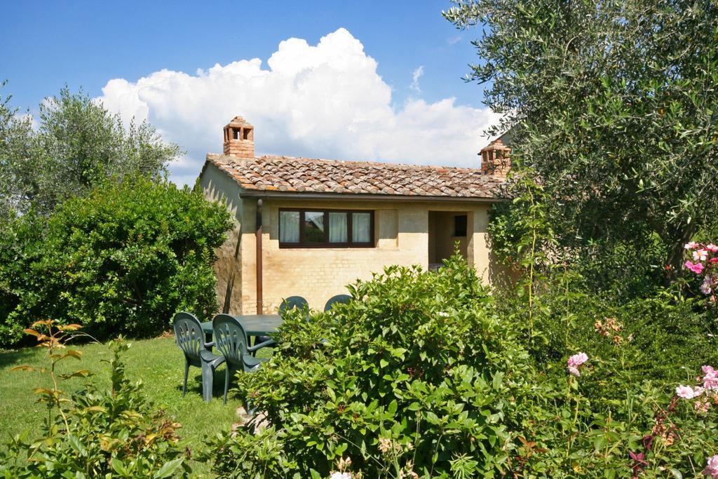 Podere Il Pino Поджибонси Номер фото